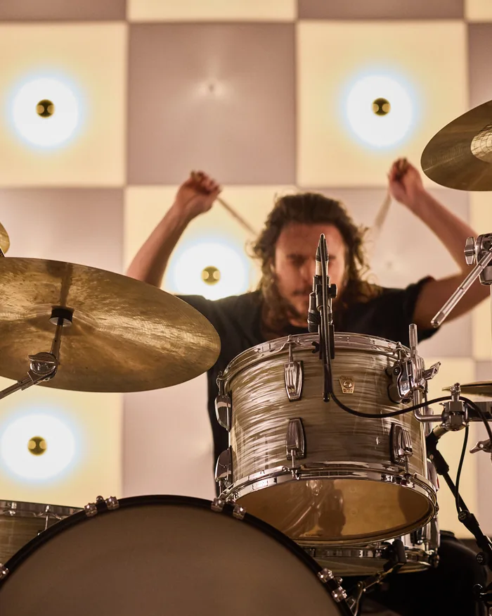Francesco Lucidi at the kit at Studio 86