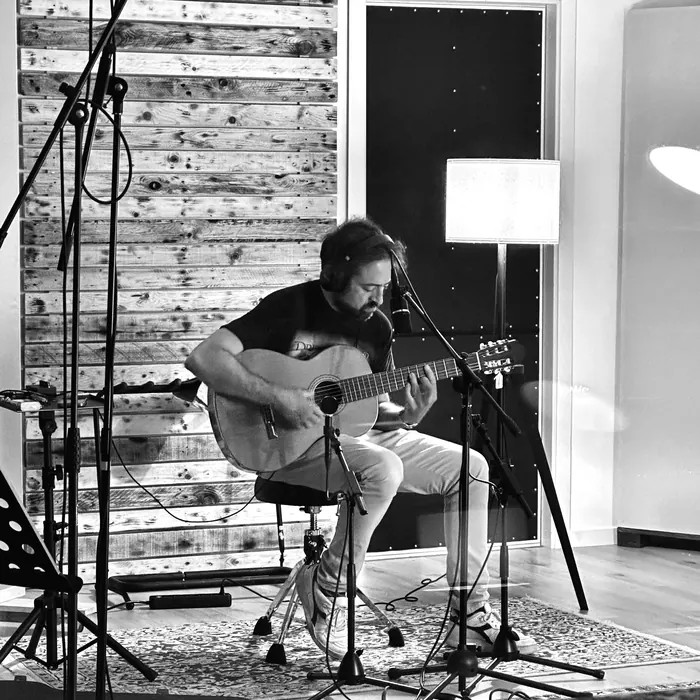 Acoustic session in the live room